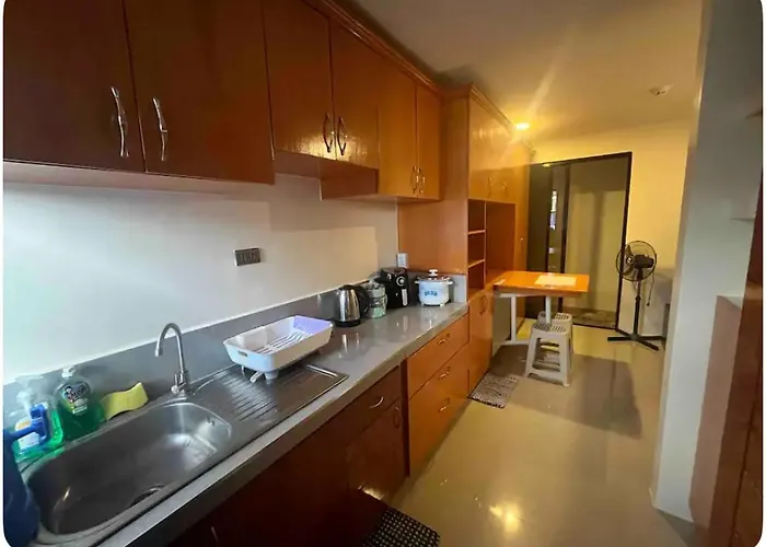 In Mactan, Cebu Room304 アパート
